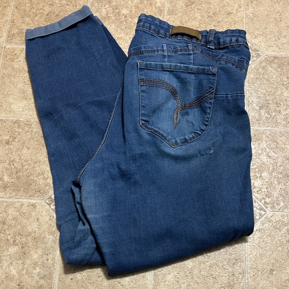 Vanity Relaxed Fit Blue Jeans